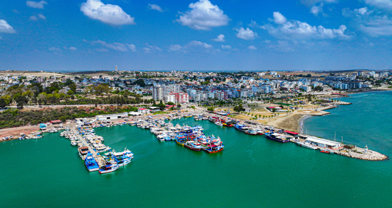 Akdenizli balıkçılar mavi sularla buluşuyor