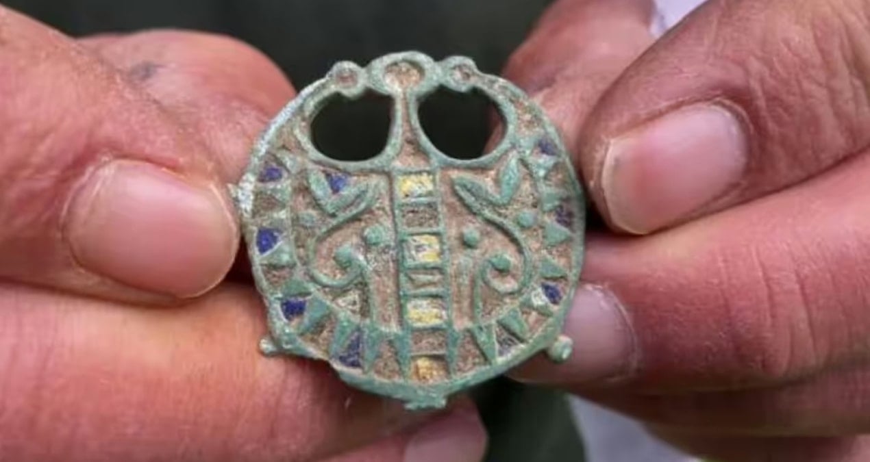 Eski bir çocuk oyuncağı sandı ama gerçek bambaşka çıktı