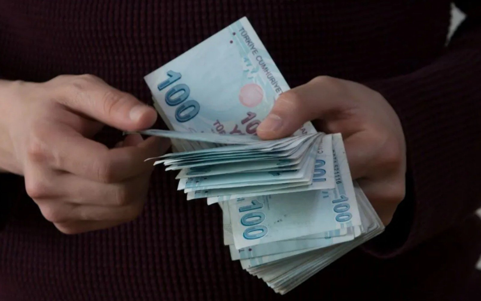 Konut kredilerinde  oranlar değişti! Duyan bankaya koştu