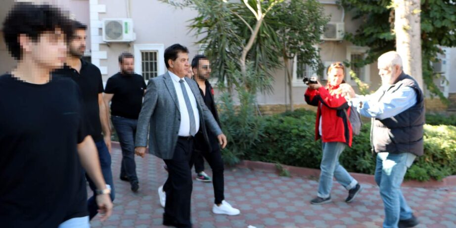 Eski Kemer Belediye Başkanı tutuklandı eski kemer belediye baskani tutuklandi EQAL4LrO.jpg