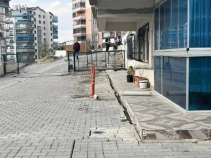 mamakta toprak kaymasi 17 katli bina tahliye edildi dvOuOyxv.jpg