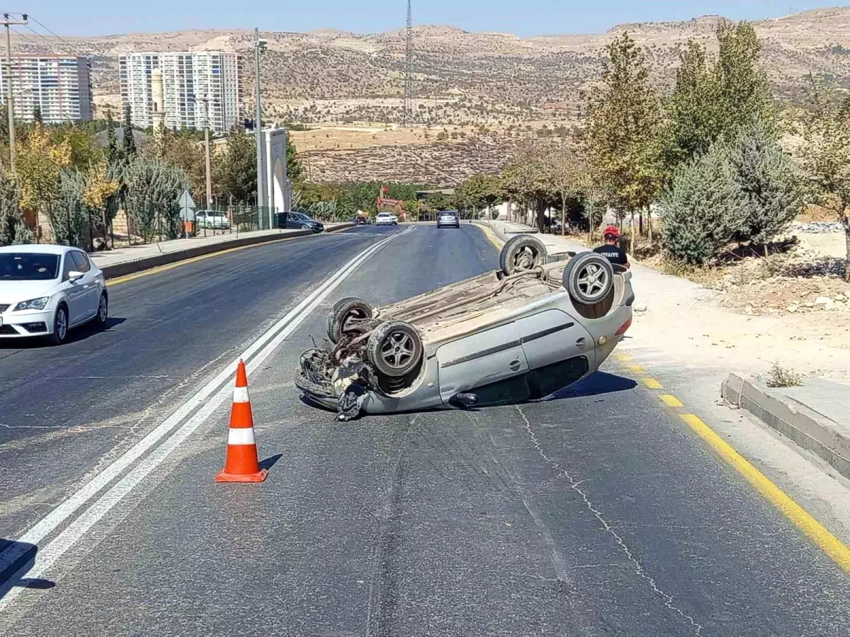 Mardin’de Takla Atan Otomobilin Sürücüsü Yaralandı