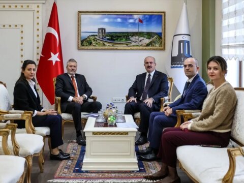 norvec buyukelcisi canakkaleyi ziyaret etti KueAOiZ3.jpg