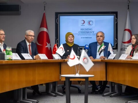 turk kizilay ile suriye arap kizilayi arasinda 3 ayri alanda protokol imzalandi J2ZQnl2A.jpg